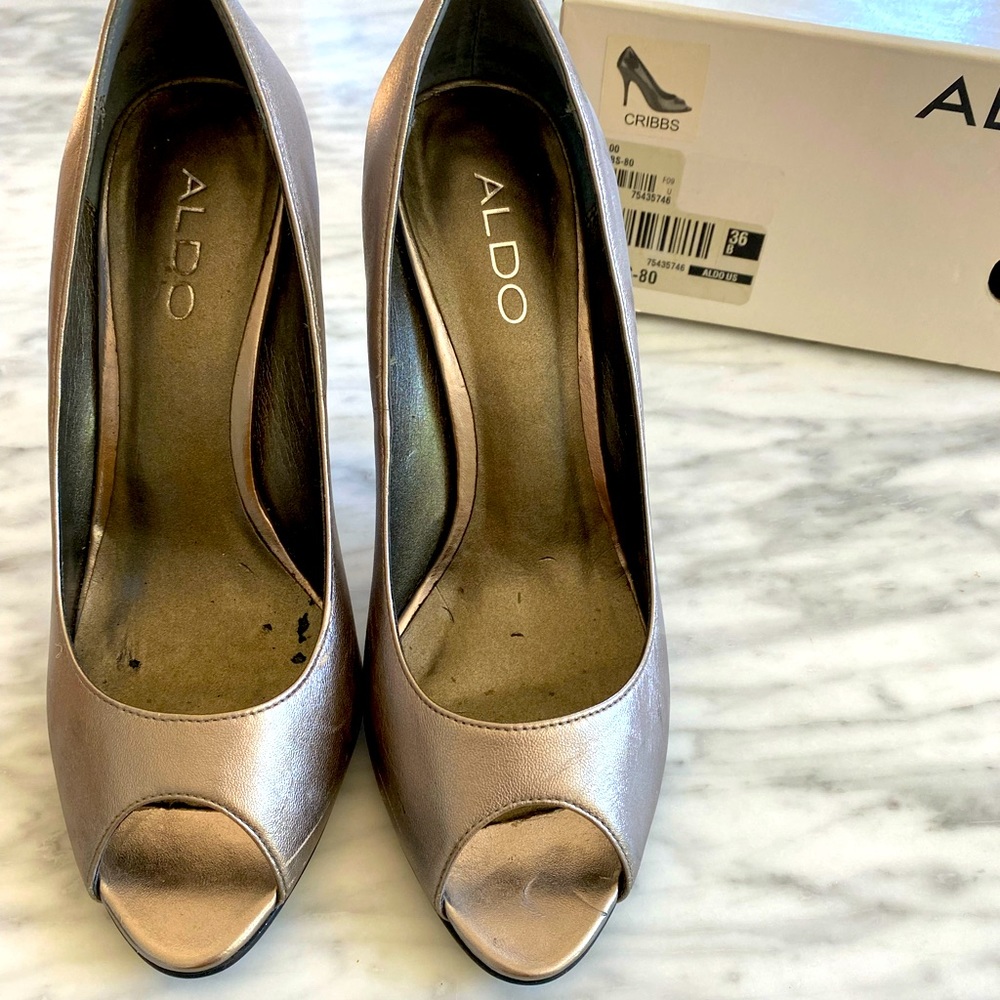 ALDO Chrome heels with slight hint of purple- Sz 36